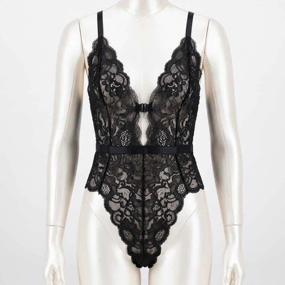 NWT Victoria's Secret Floral Lace Plunging Teddy Bodysuit Size L